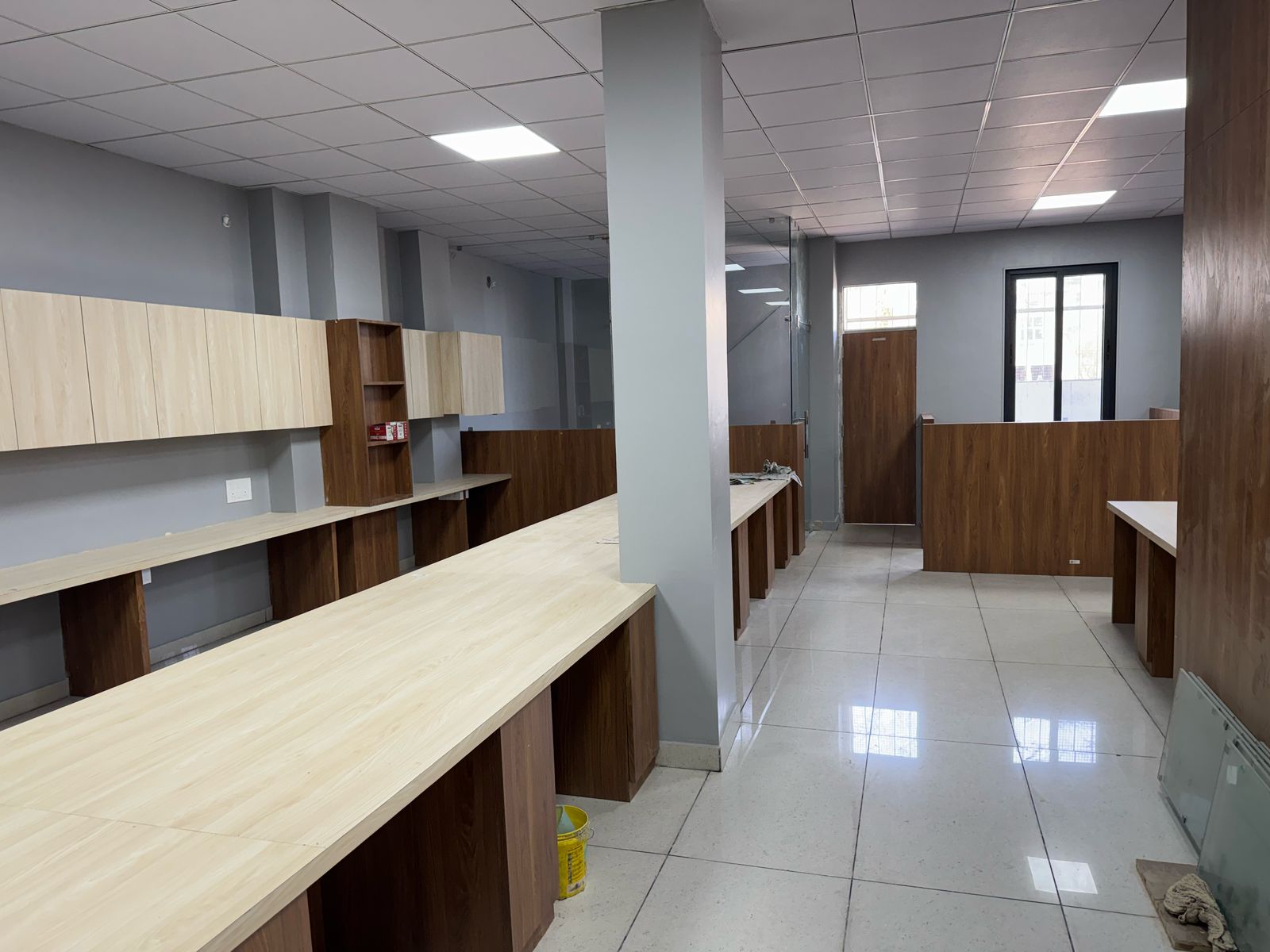 FULLY FURNISHED OFFICE  40 SEATS , 2 CUBICLES , ONE MD CABIN-Mansarover-Jaipur